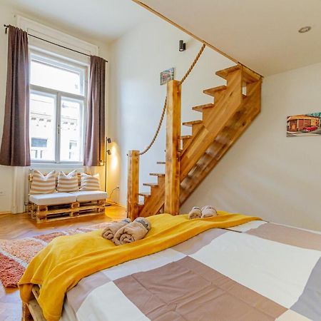 Supercentral Boutique Suite Budapest Luaran gambar