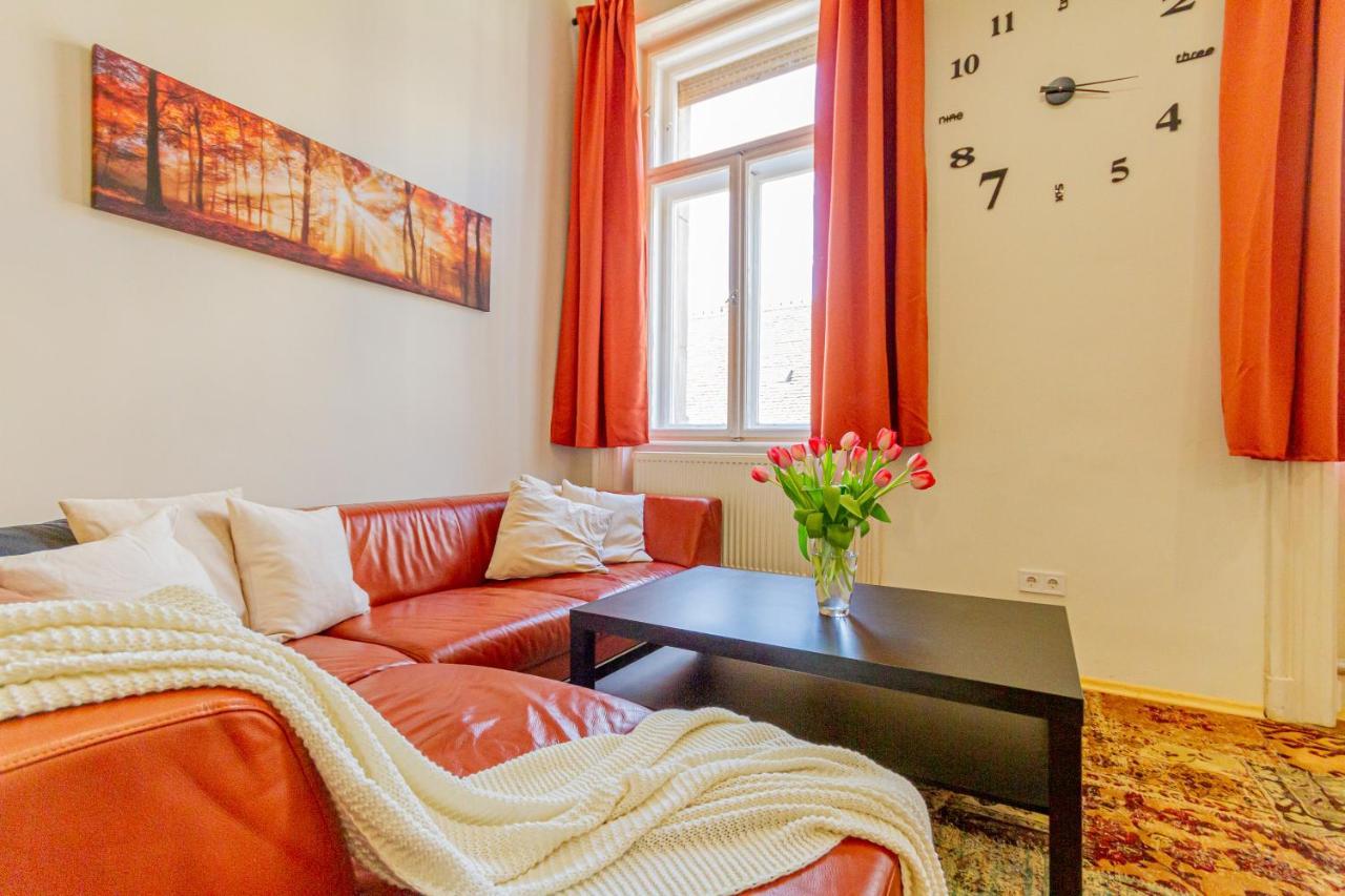 Supercentral Boutique Suite Budapest Luaran gambar