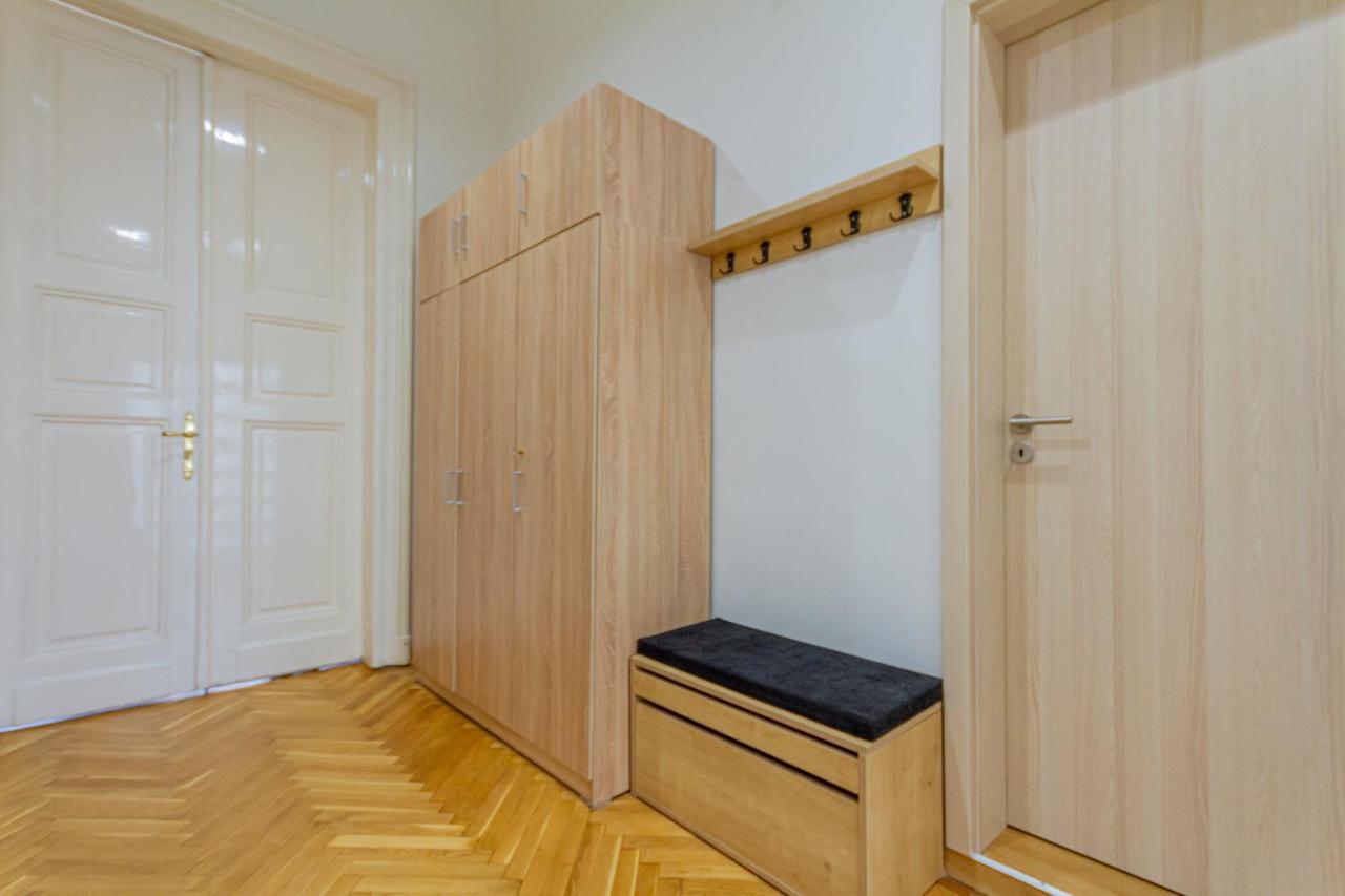 Supercentral Boutique Suite Budapest Luaran gambar
