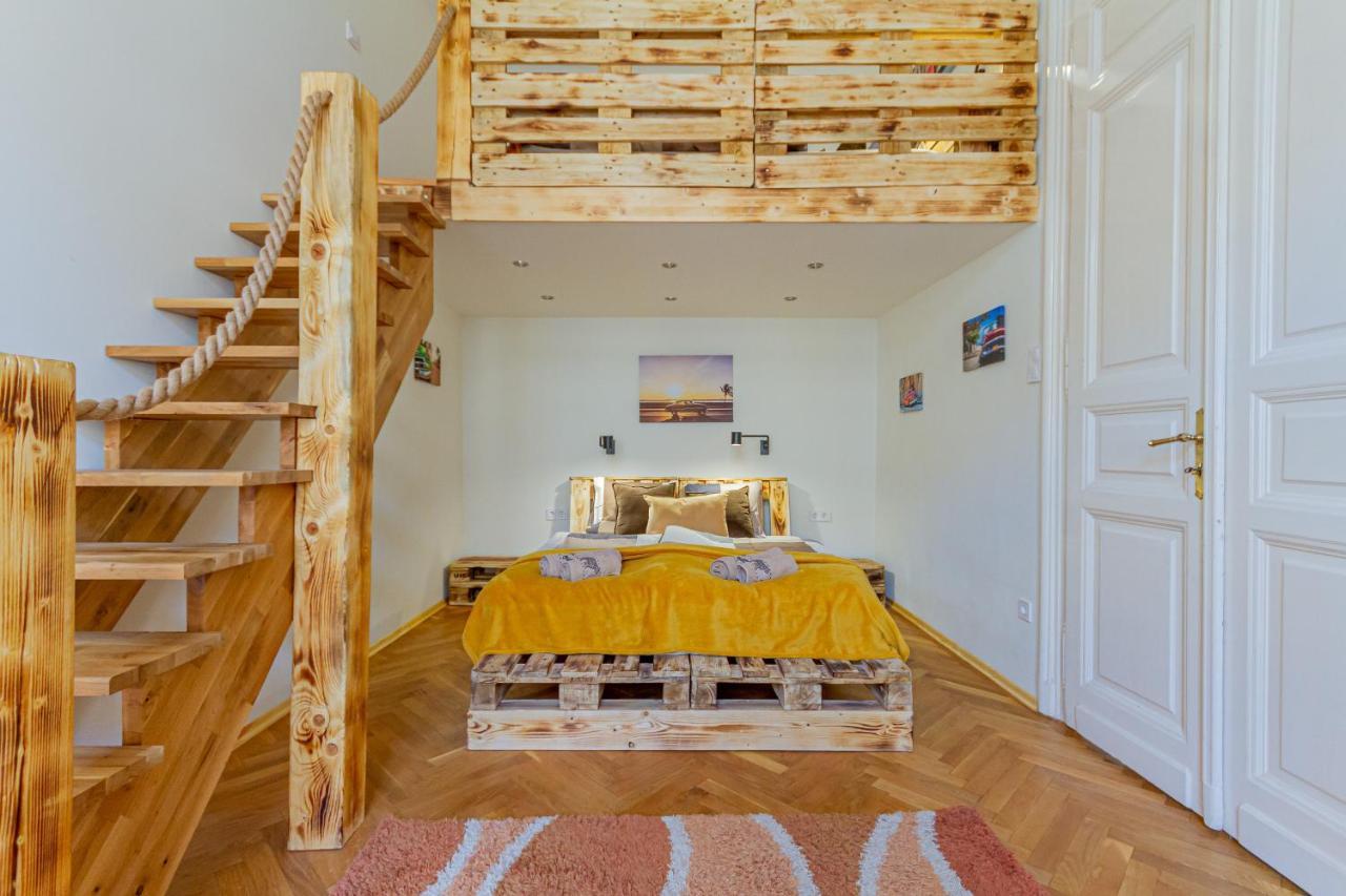 Supercentral Boutique Suite Budapest Luaran gambar