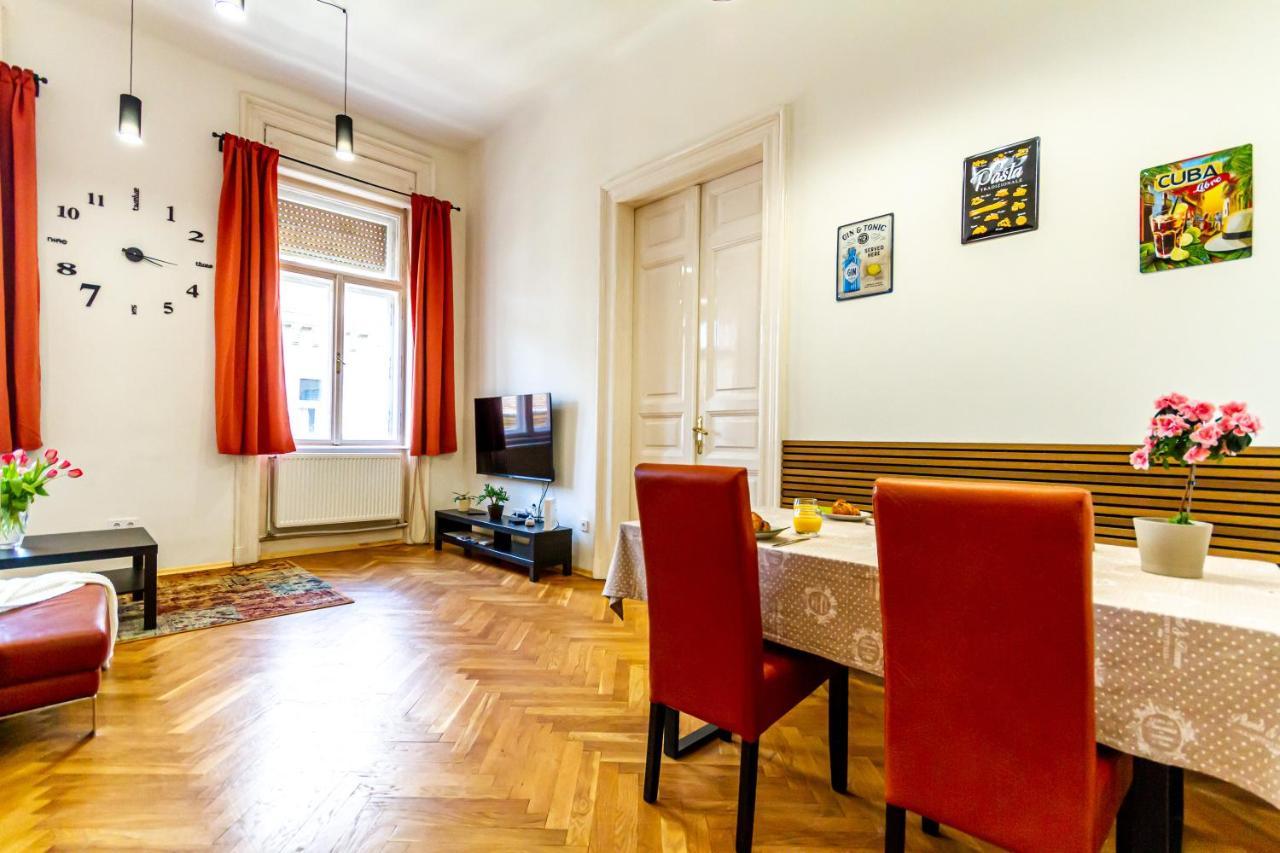 Supercentral Boutique Suite Budapest Luaran gambar